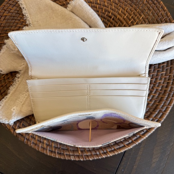 Coach Wallet - Picture 7 of 10